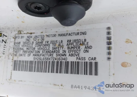 2007 Pontiac Vibe z USA, uszkodzony, nr VIN 5Y2SL658X7Z416340